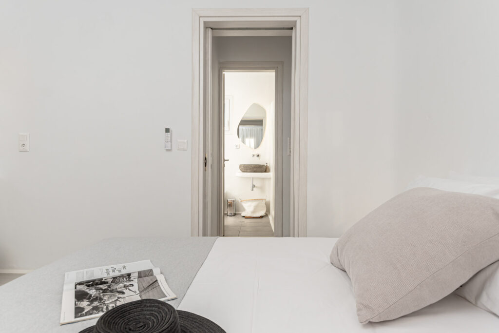 ariadnes-crown-suites-2b-44