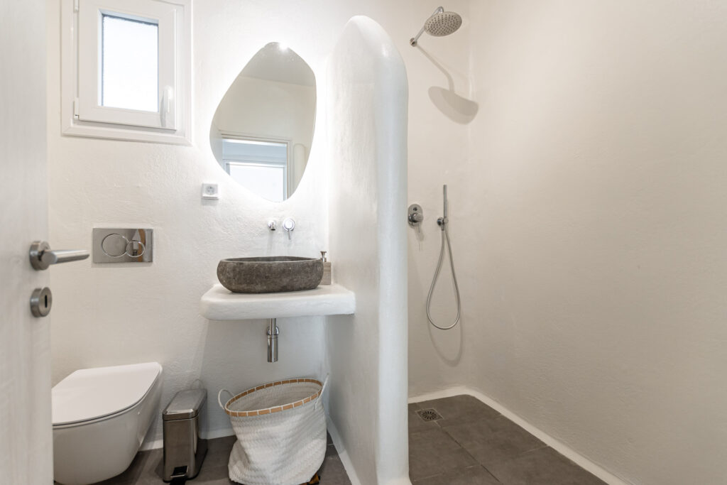 ariadnes-crown-suites-2b-50